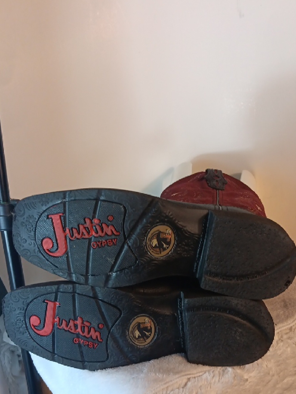 Justin Gypsy Black & MaroonLeather Western Boots - Picture 4 of 7